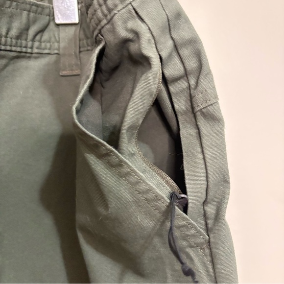 Wind River Green Cargo Shorts with Utility Design 42X6 - Picture 7 of 16